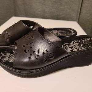 Olukai Noho Lio Black Open Toe Wedge Sandals